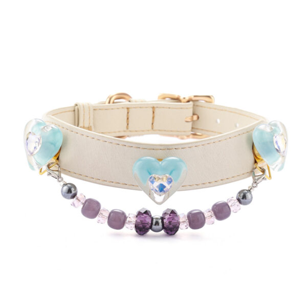 Heart-shaped pet collar