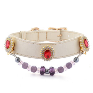 Vintage-style gemstone pet collar Vintage-style gemstone pet collar